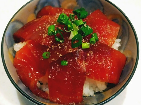 しょうゆとみりんだけ！まぐろの漬け丼